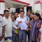 Villagers deprived of roads even eight decades after independence; threaten to boycott elections.